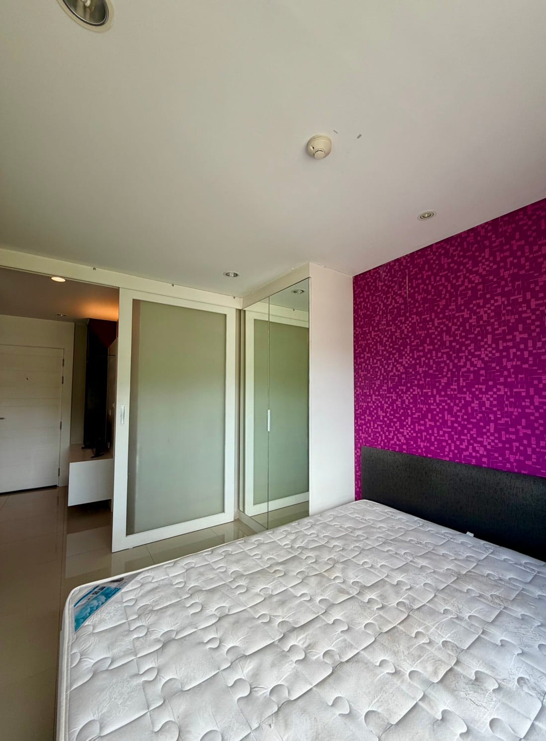 1-Bedroom Condominium for Sale in Kathu, Phuket — interior view