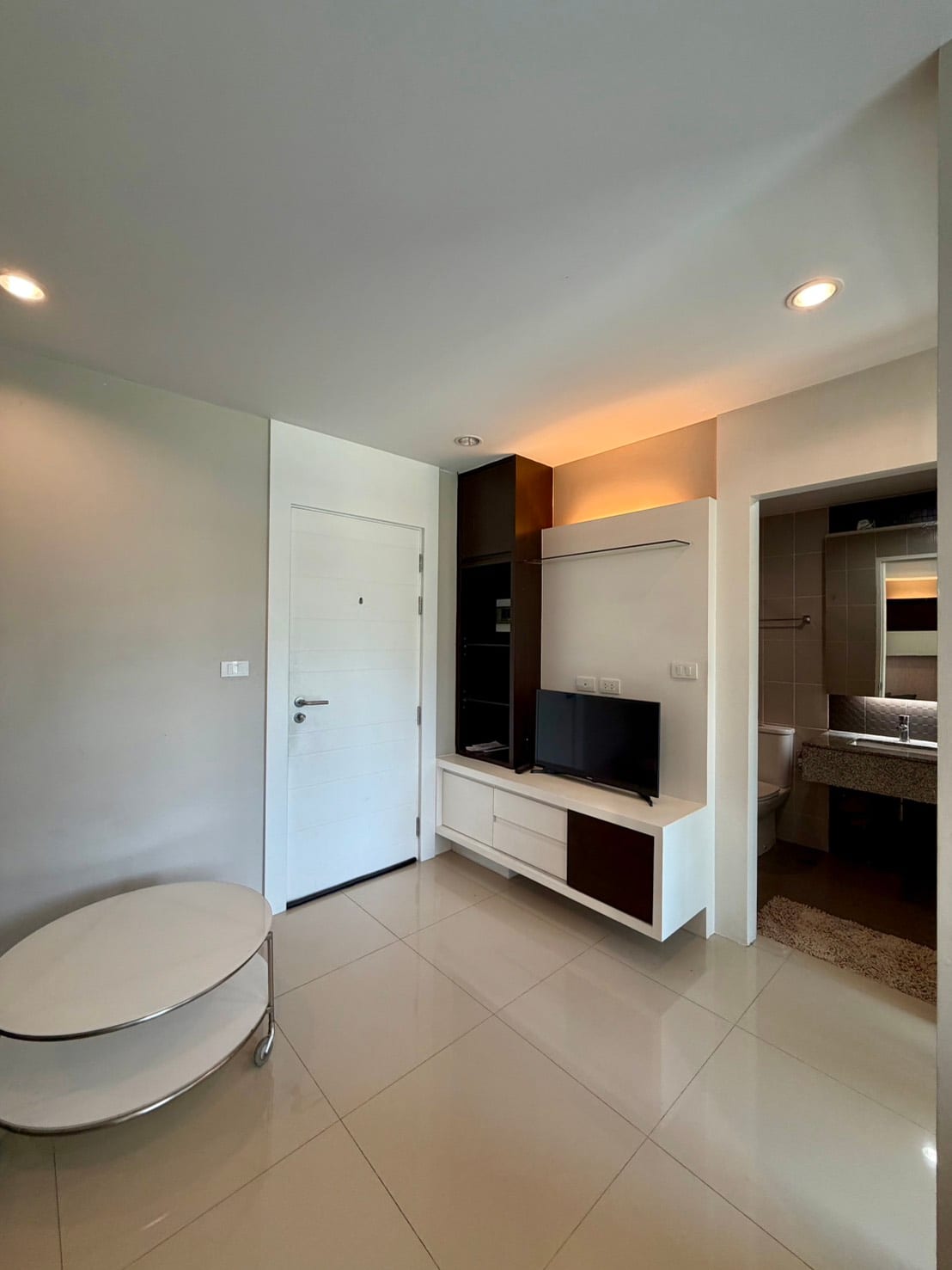 1-Bedroom Condominium for Sale in Kathu, Phuket — interior view