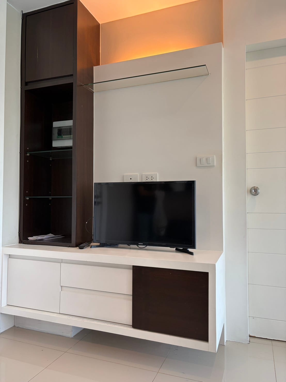 1-Bedroom Condominium for Sale in Kathu, Phuket — interior view