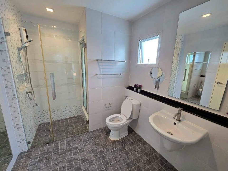 Two-Bedroom House with Walk-In Closet — Habitown, Koh Kaew 11