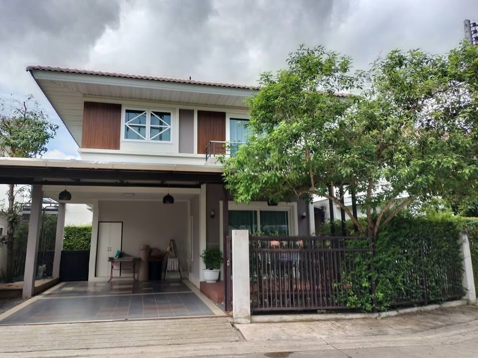 Two-Storey House with Courtyard — Supalai Bella, Koh Kaew
