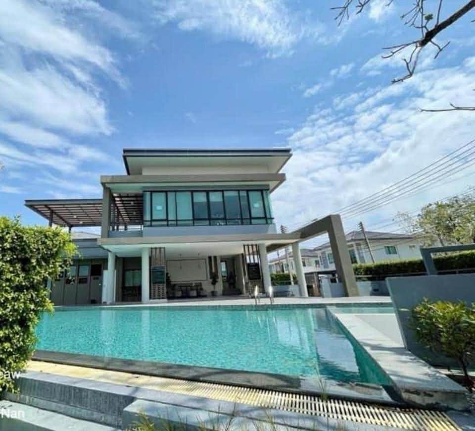 Corner House in a Gated Estate — Koh Kaew