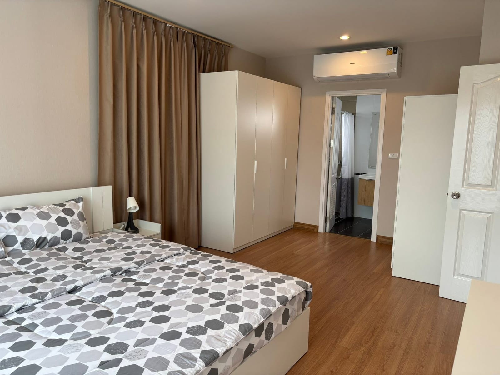 Corner House with Clubhouse Pool — Passorn, Koh Kaew 10