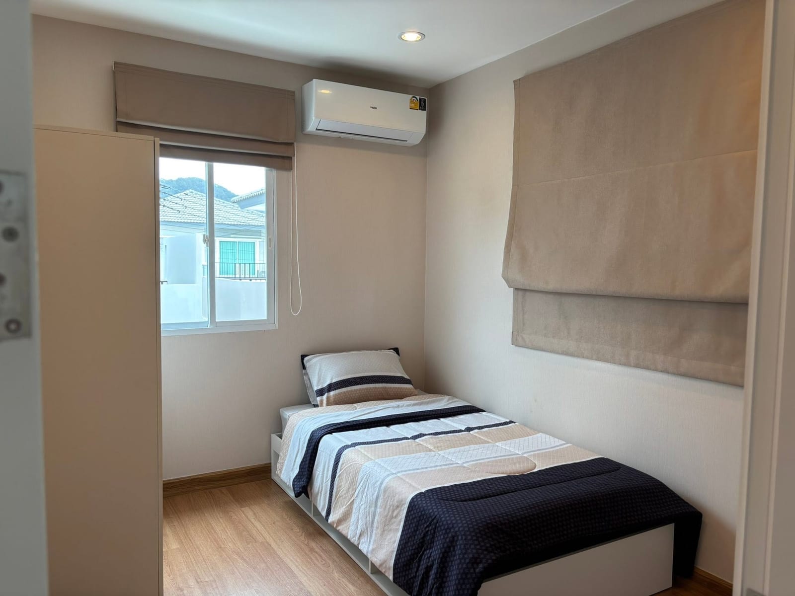 Corner House with Clubhouse Pool — Passorn, Koh Kaew 11
