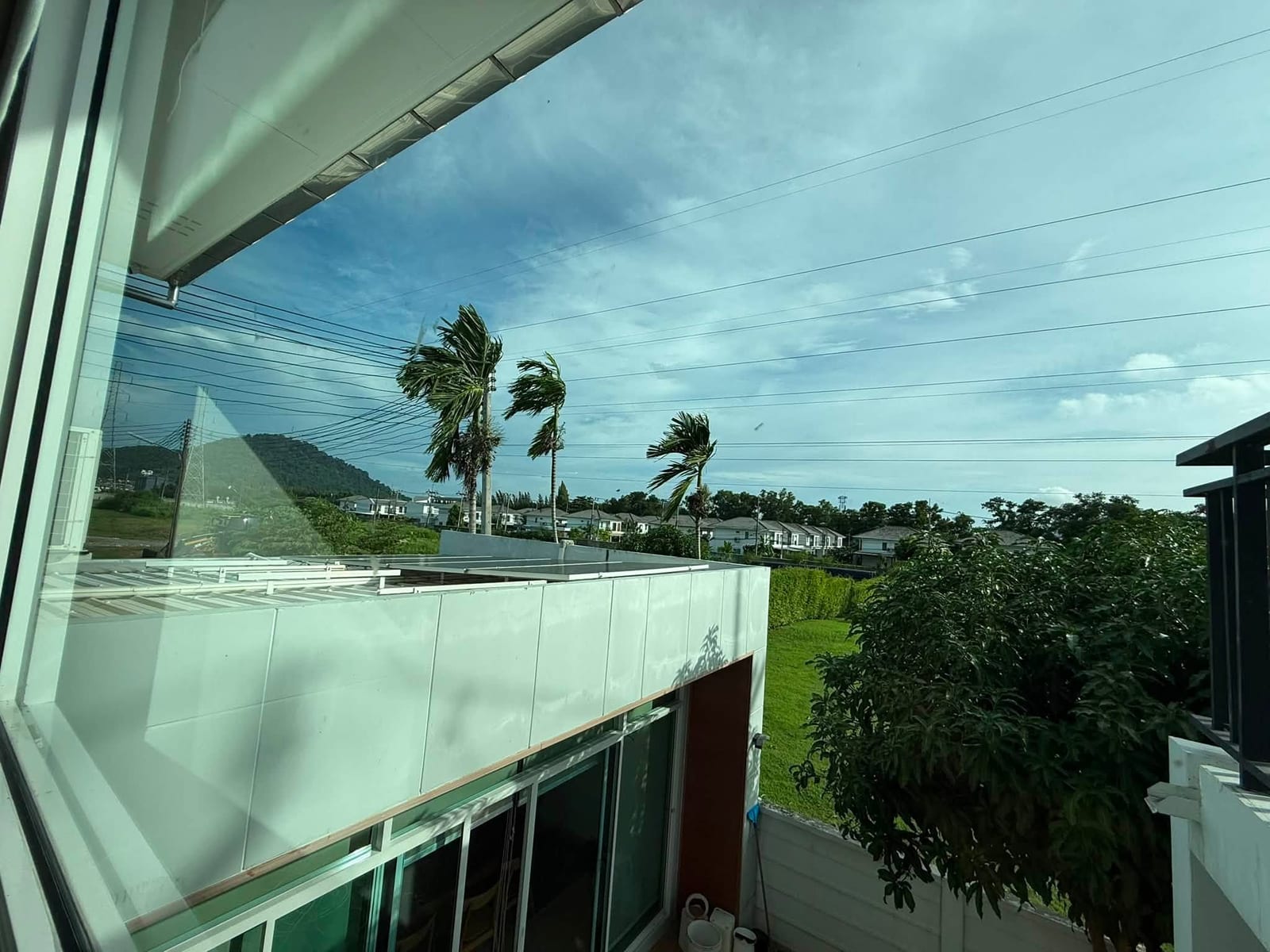 Private Villa with Solar and Lake-View Pool — Koh Kaew 2