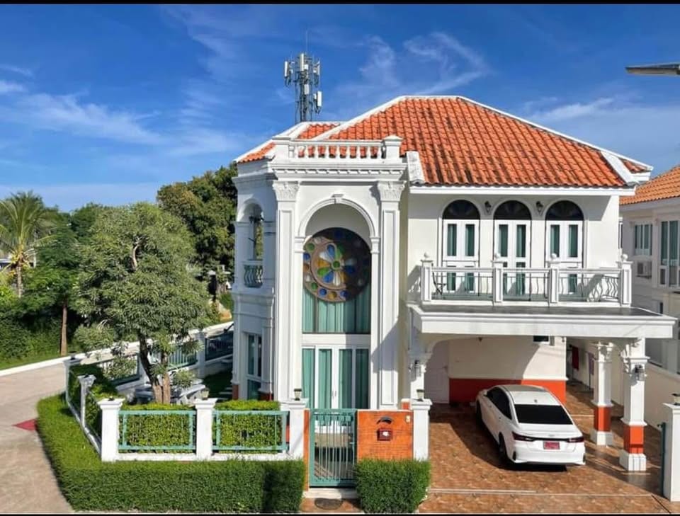 House in a Classical Estate near BISP — Supicha Sino, Koh Kaew