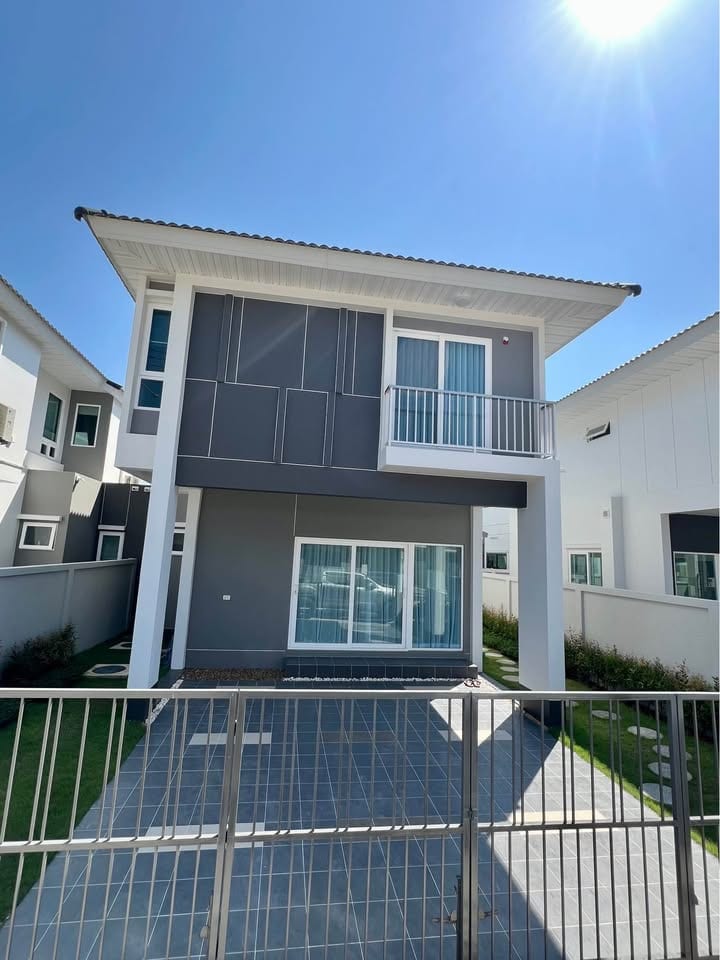 Three-Bedroom House in a Gated Estate — Koh Kaew