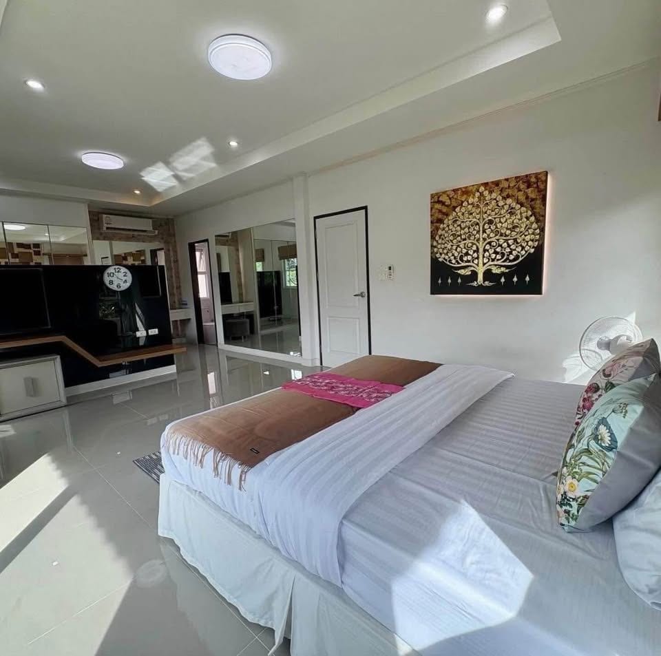 Four-Bedroom House with Large Garden — Supalai Lagoon, Koh Kaew 4