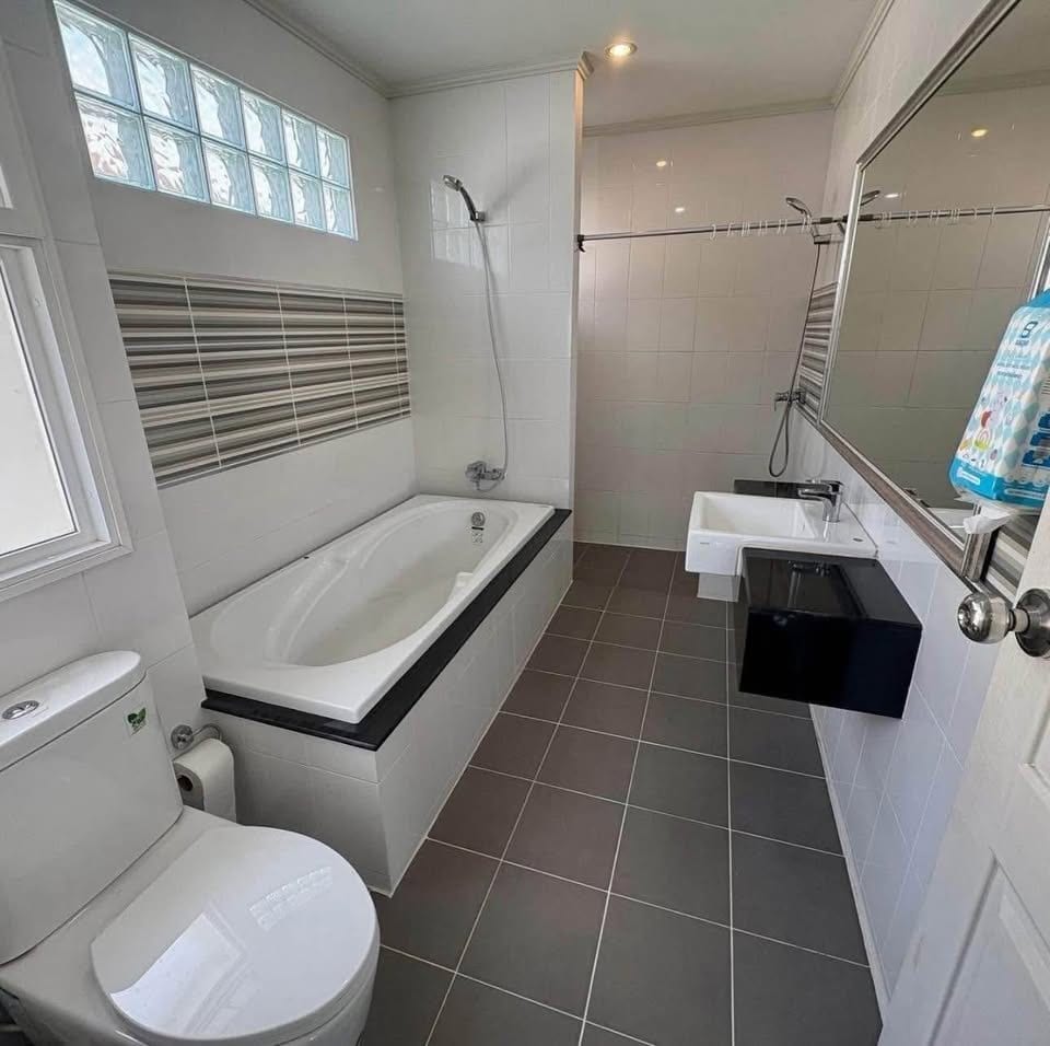 Four-Bedroom House with Large Garden — Supalai Lagoon, Koh Kaew 8