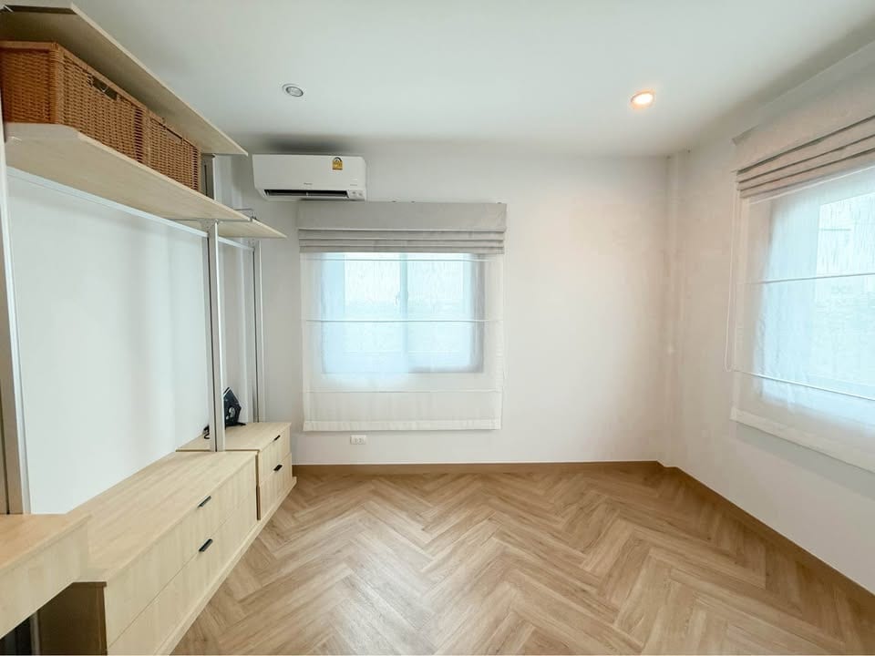 Four-Bedroom House with Herringbone Floors — Supalai Lake Ville, Koh Kaew 12