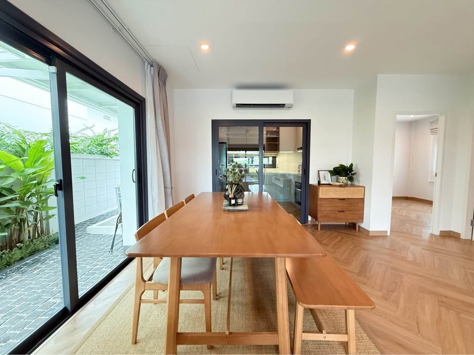 Four-Bedroom House with Herringbone Floors — Supalai Lake Ville, Koh Kaew 3