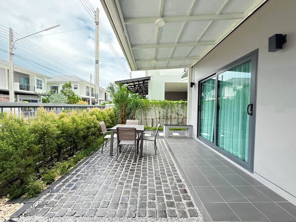 Four-Bedroom House with Herringbone Floors — Supalai Lake Ville, Koh Kaew 4