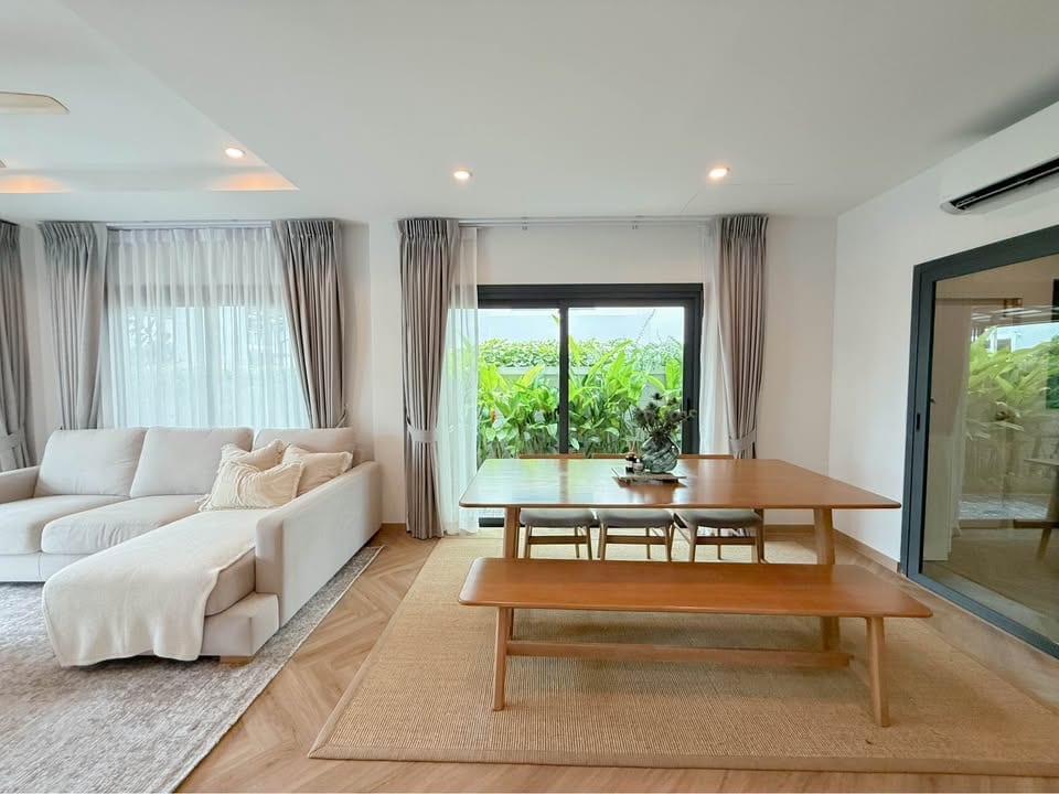 Four-Bedroom House with Herringbone Floors — Supalai Lake Ville, Koh Kaew 6