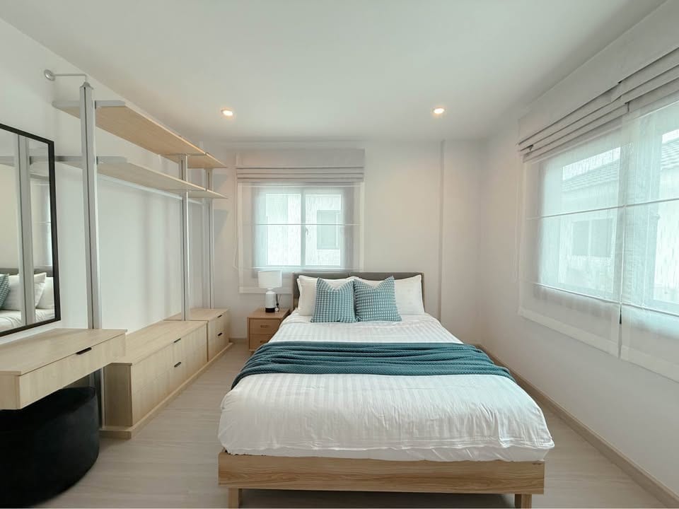 Four-Bedroom House with Herringbone Floors — Supalai Lake Ville, Koh Kaew 9
