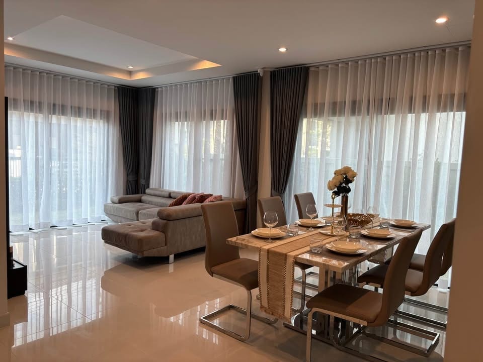 Four-Bedroom House by the Clubhouse — Supalai Lake Ville, Koh Kaew 9