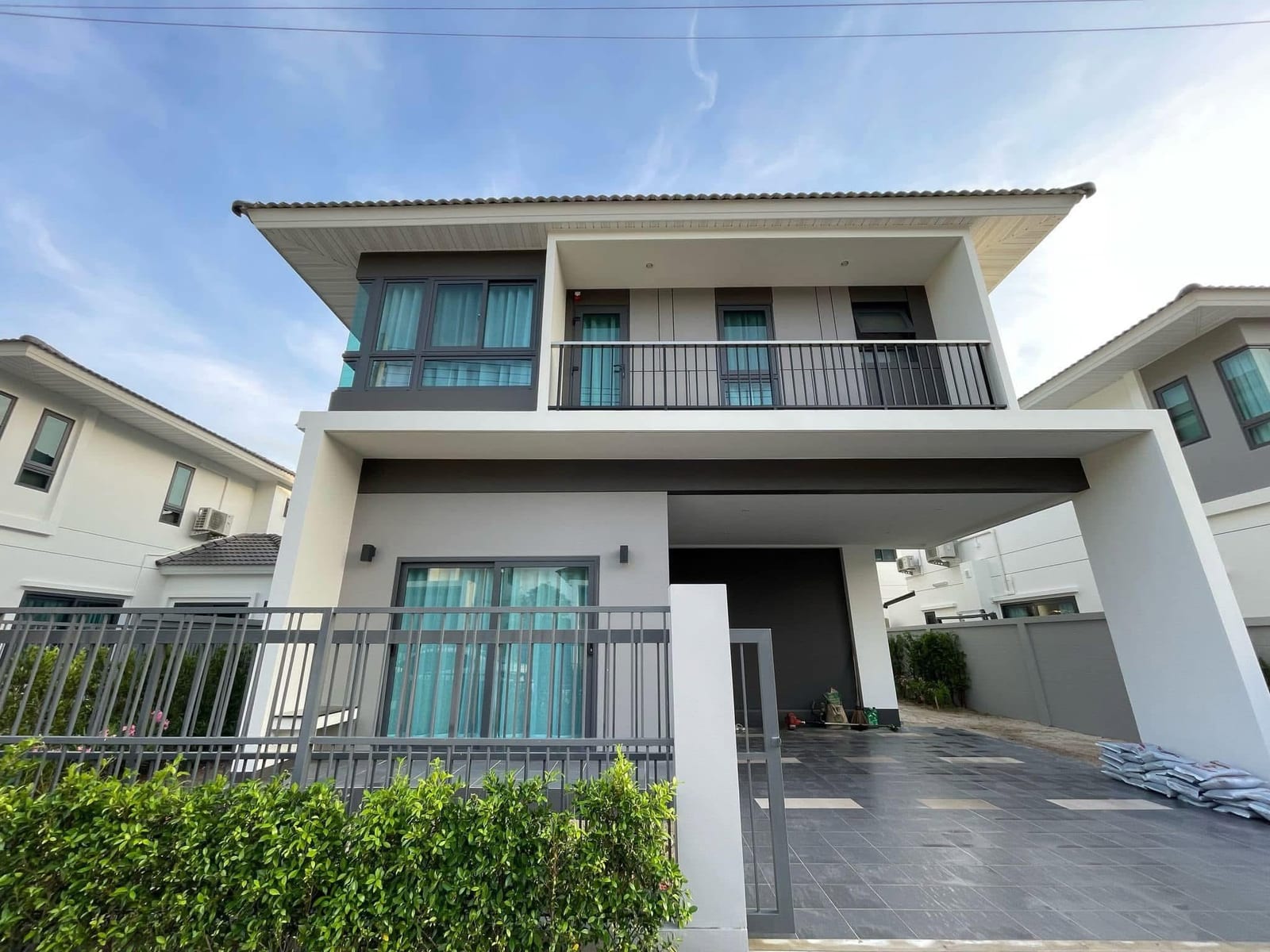 Modern Detached House — Supalai Lake Ville, Koh Kaew