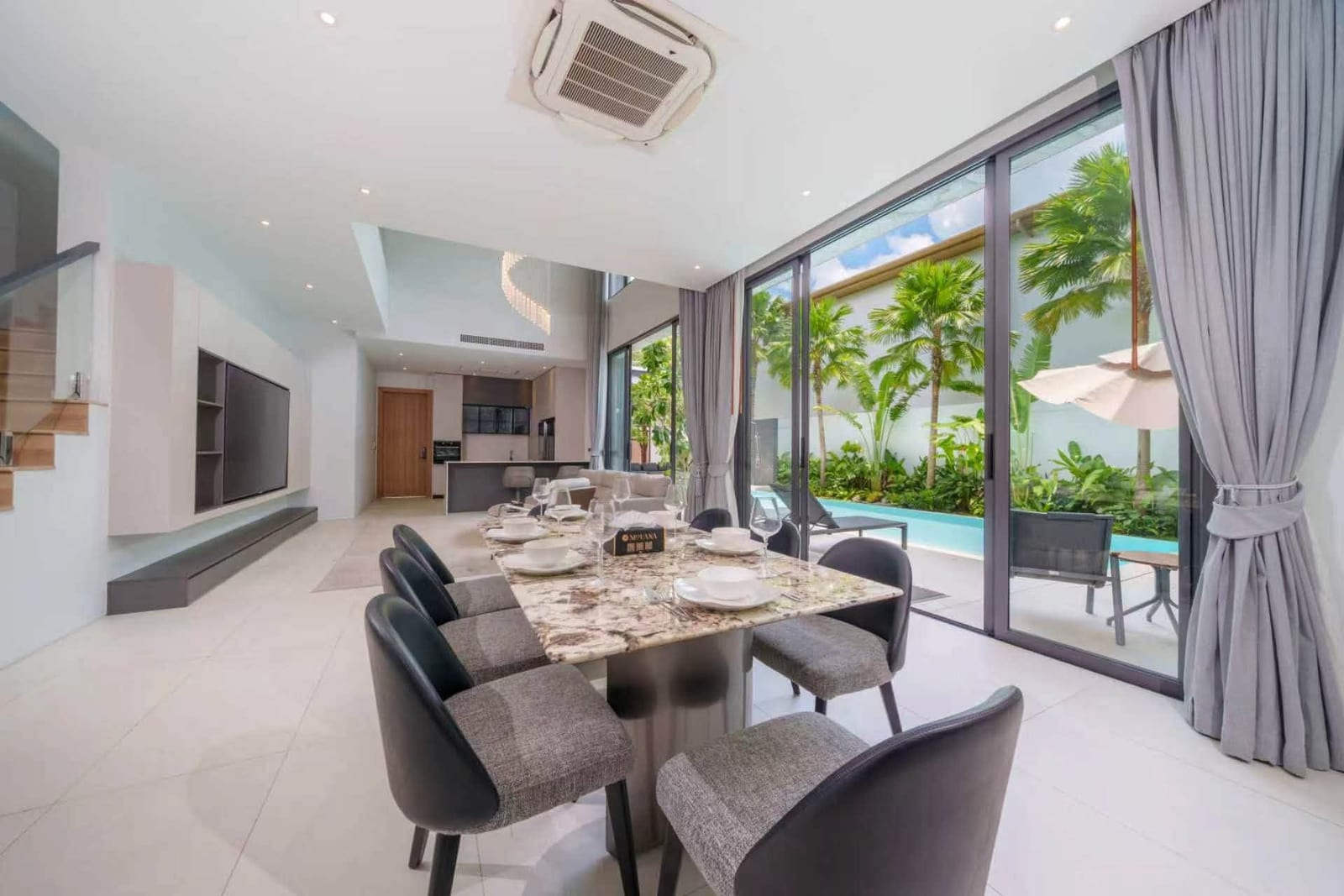 5-Bedroom Villa for Rent in Koh Kaew, Phuket — interior view