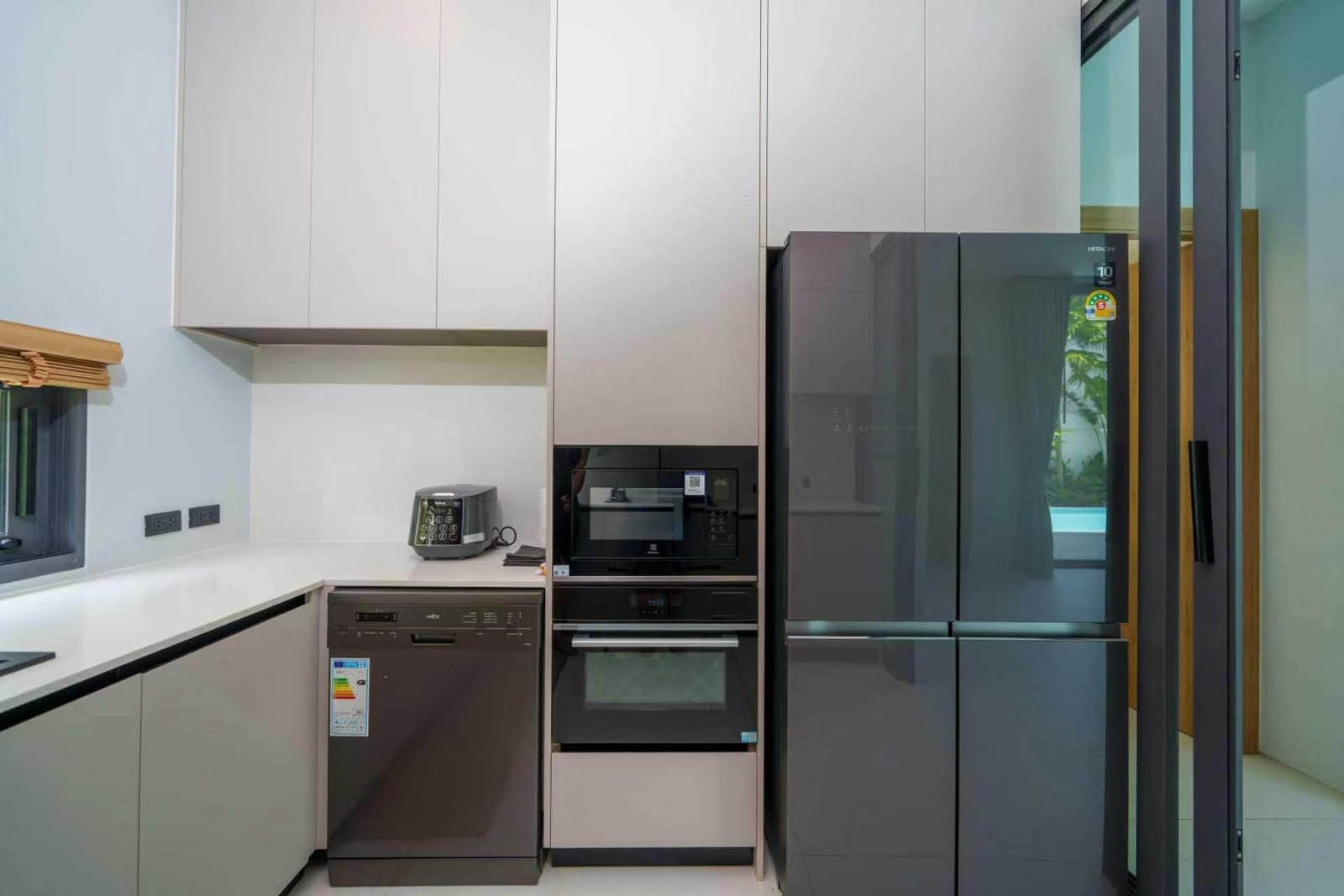 5-Bedroom Villa for Rent in Koh Kaew, Phuket — interior view