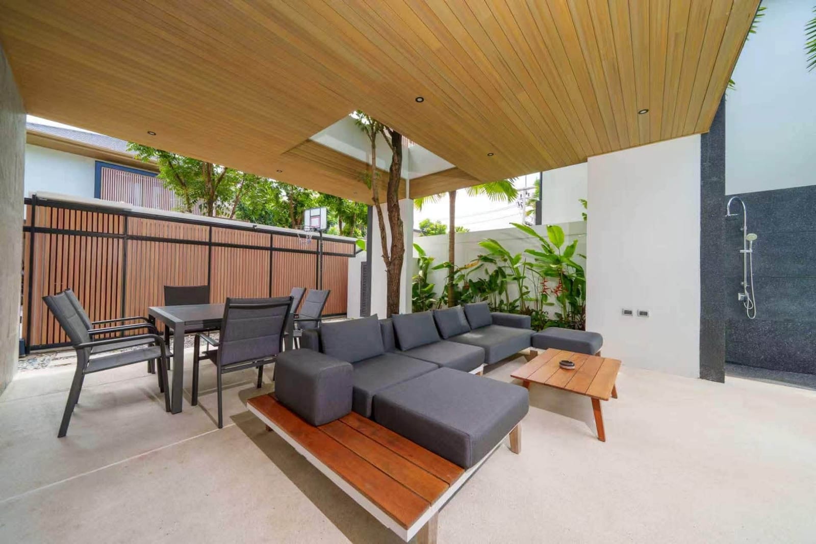 5-Bedroom Villa for Rent in Koh Kaew, Phuket — interior view
