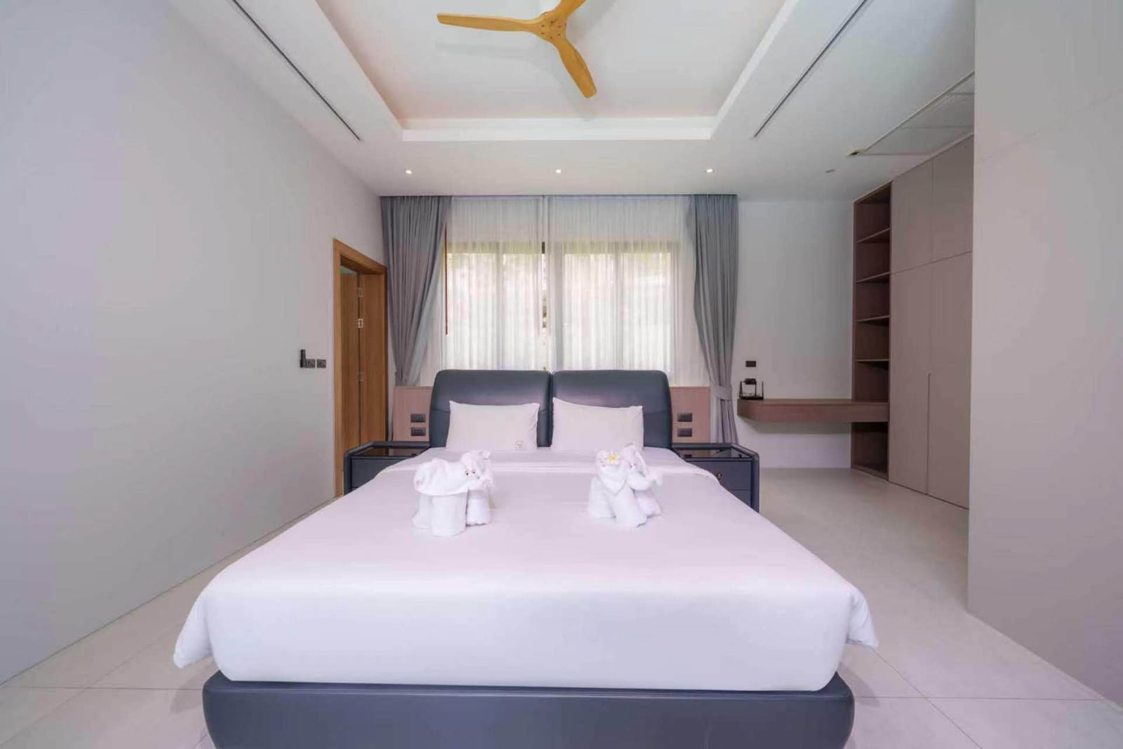5-Bedroom Villa for Rent in Koh Kaew, Phuket — interior view