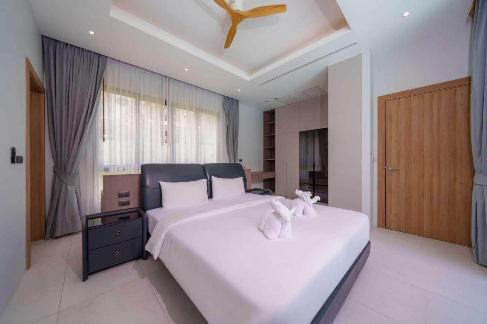 5-Bedroom Villa for Rent in Koh Kaew, Phuket — interior view