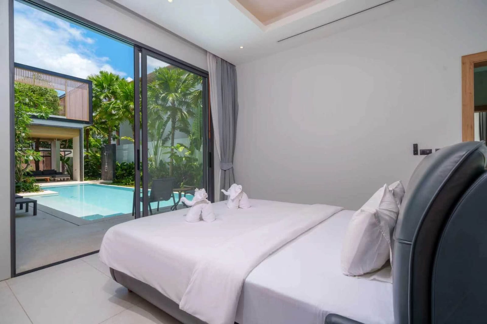 5-Bedroom Villa for Rent in Koh Kaew, Phuket — interior view