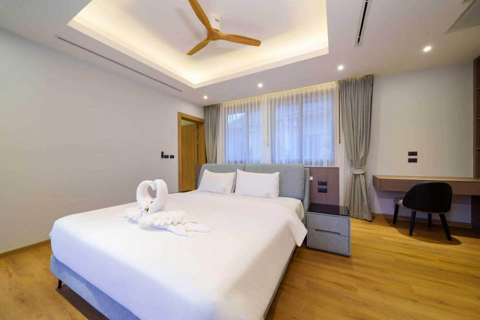 5-Bedroom Villa for Rent in Koh Kaew, Phuket — interior view