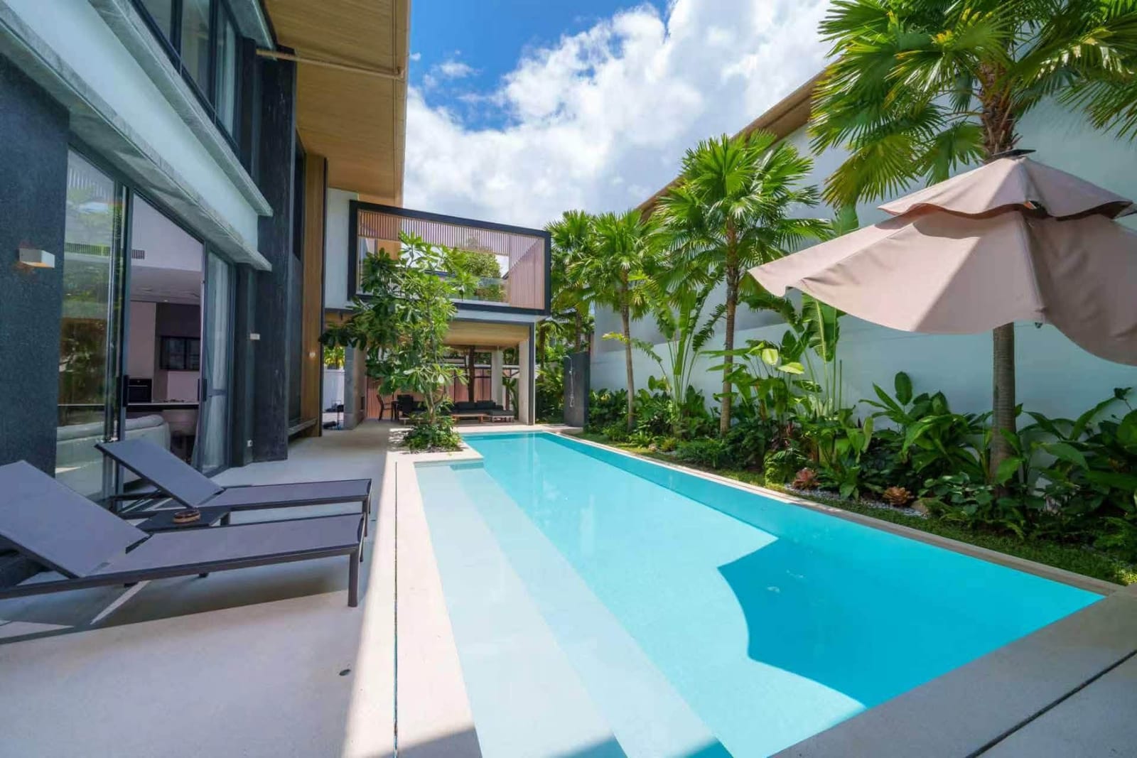 5-Bedroom Villa for Rent in Koh Kaew, Phuket — pool view