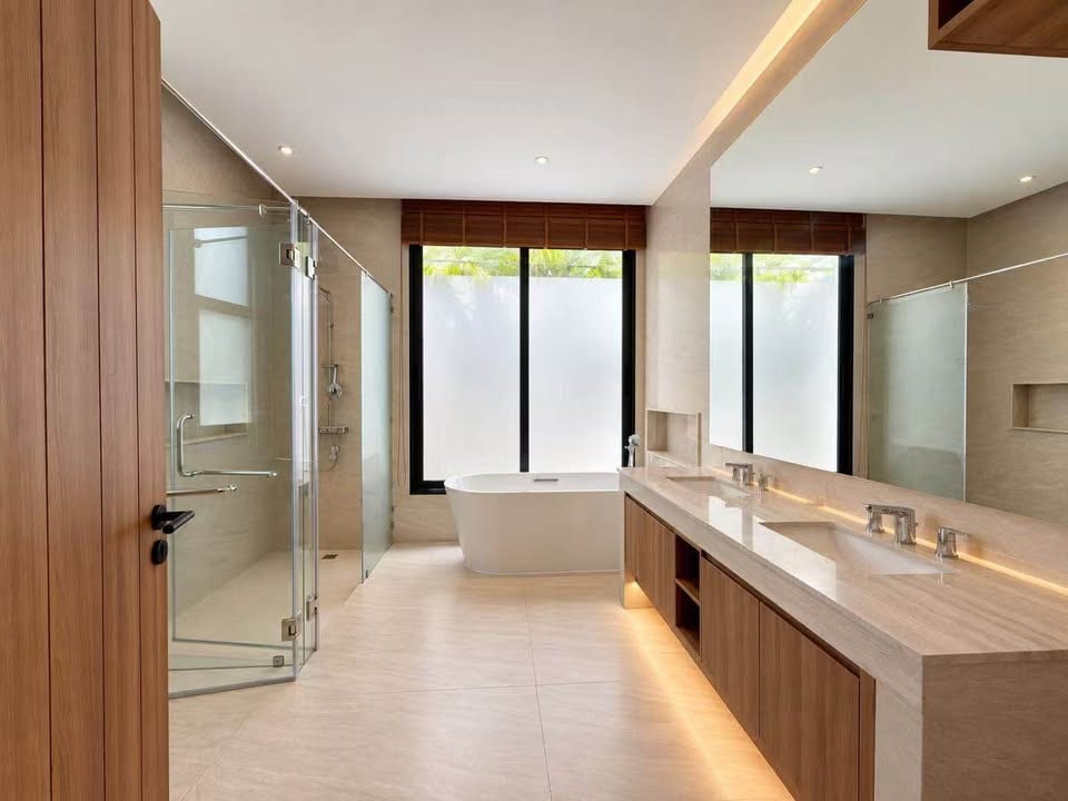 5-Bedroom Villa for Rent in Koh Kaew, Phuket — interior view
