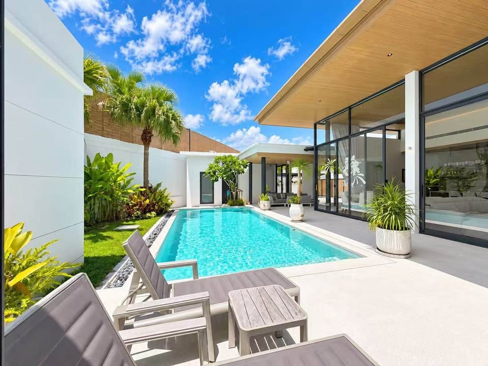 5-Bedroom Villa for Rent in Koh Kaew, Phuket — pool view