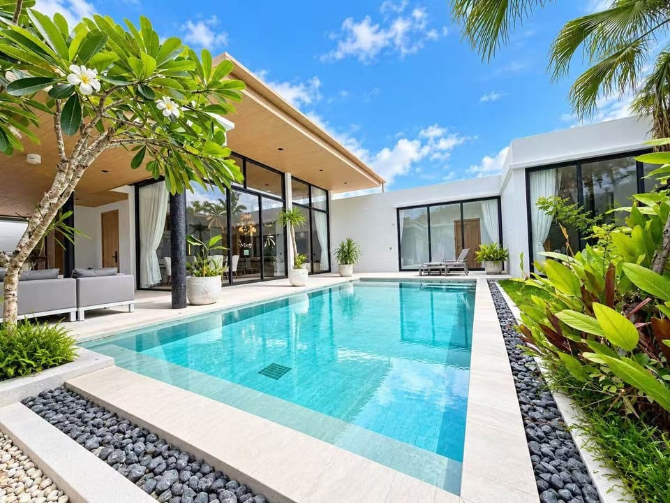 5-Bedroom Villa for Rent in Koh Kaew, Phuket — pool view