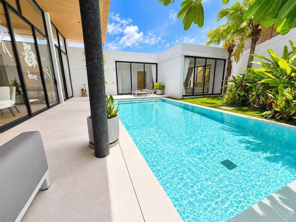 5-Bedroom Villa for Rent in Koh Kaew, Phuket — pool view