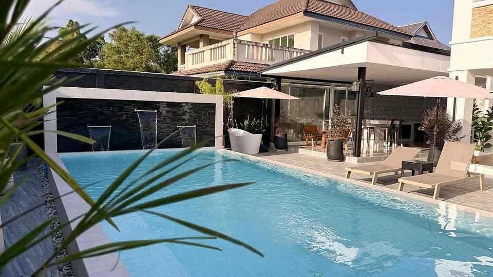 3-Bedroom Villa for Rent in Koh Kaew, Phuket — pool view
