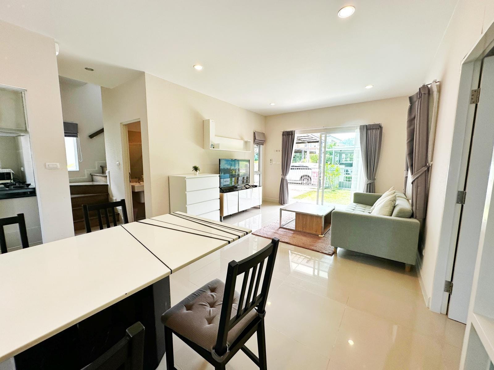4-Bedroom Family House with Large Garden — Saransiri, Koh Kaew 5