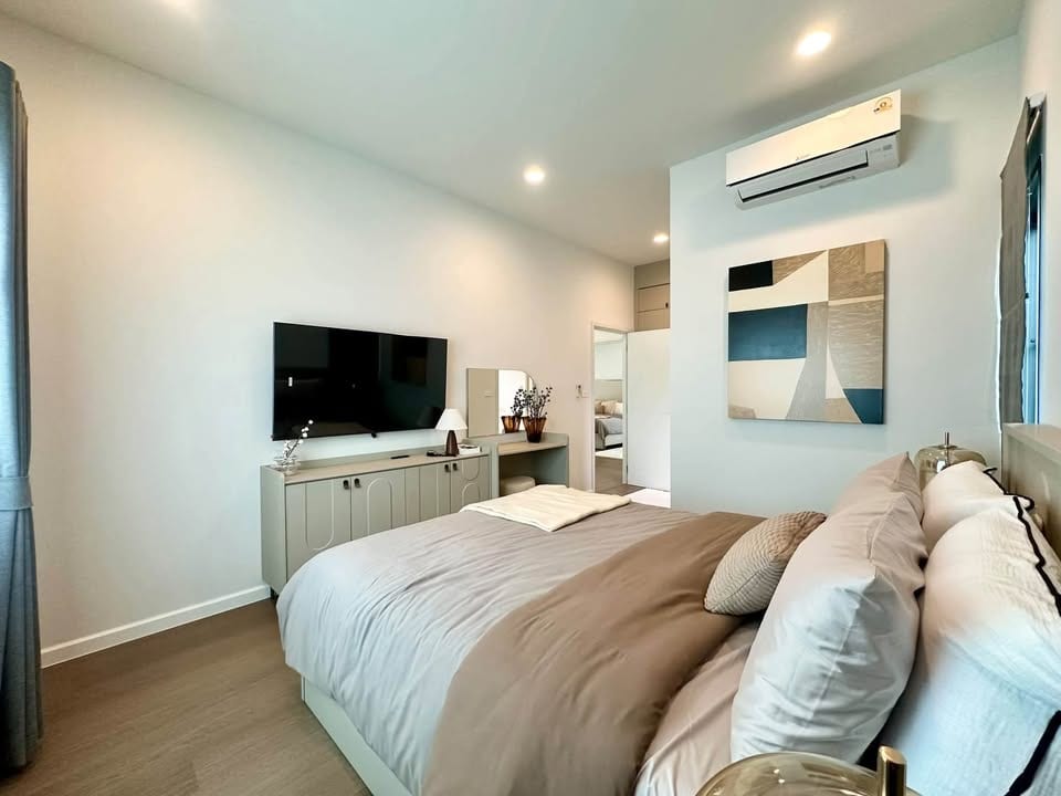 Brand-New 4-Bedroom Luxury House — Setthasiri Koh Kaew 34
