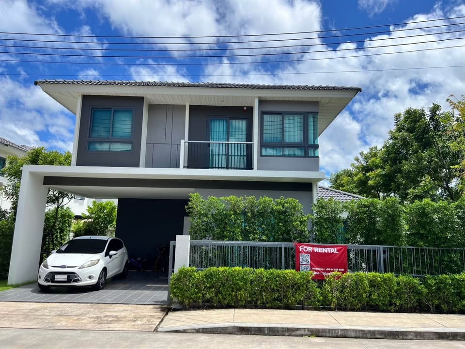 Corner House with Garden View — Supalai Lake Ville, Koh Kaew
