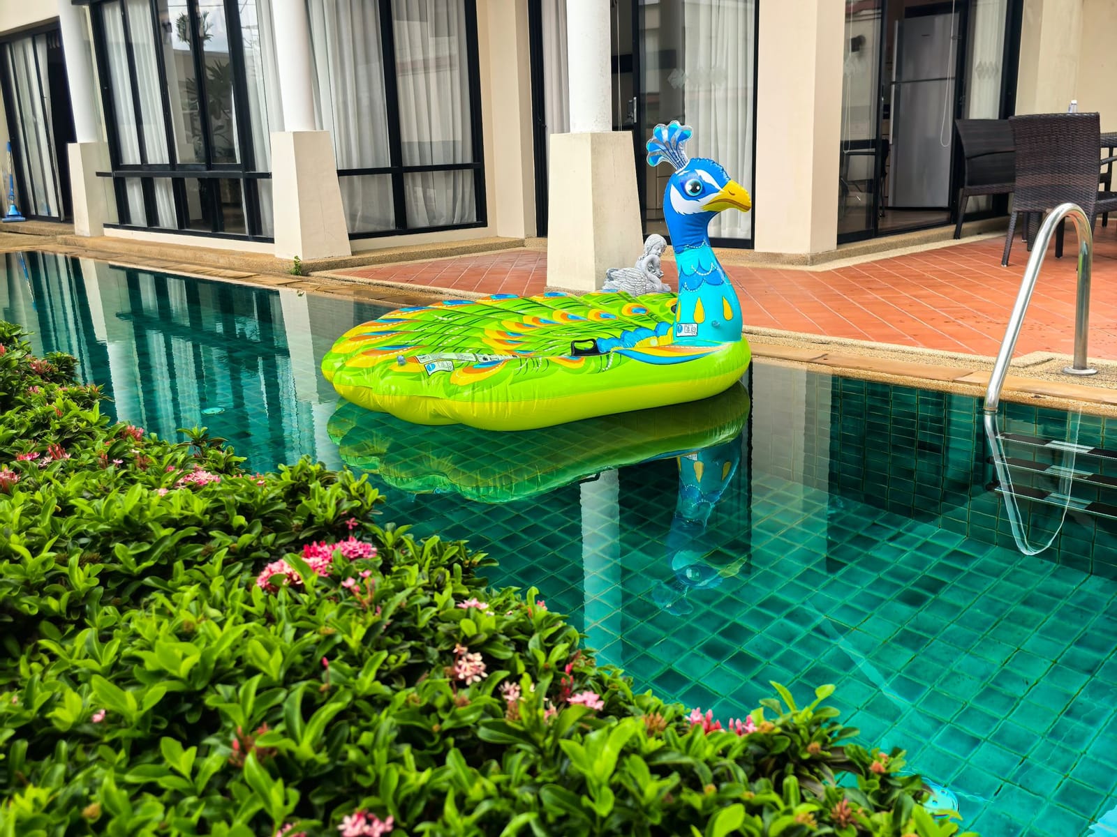 Luxury Lakeside 4-Bedroom Pool Villa in Laguna Area 16