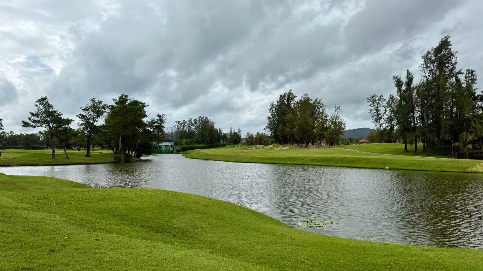 Luxury Lakeside 4-Bedroom Pool Villa in Laguna Area 6