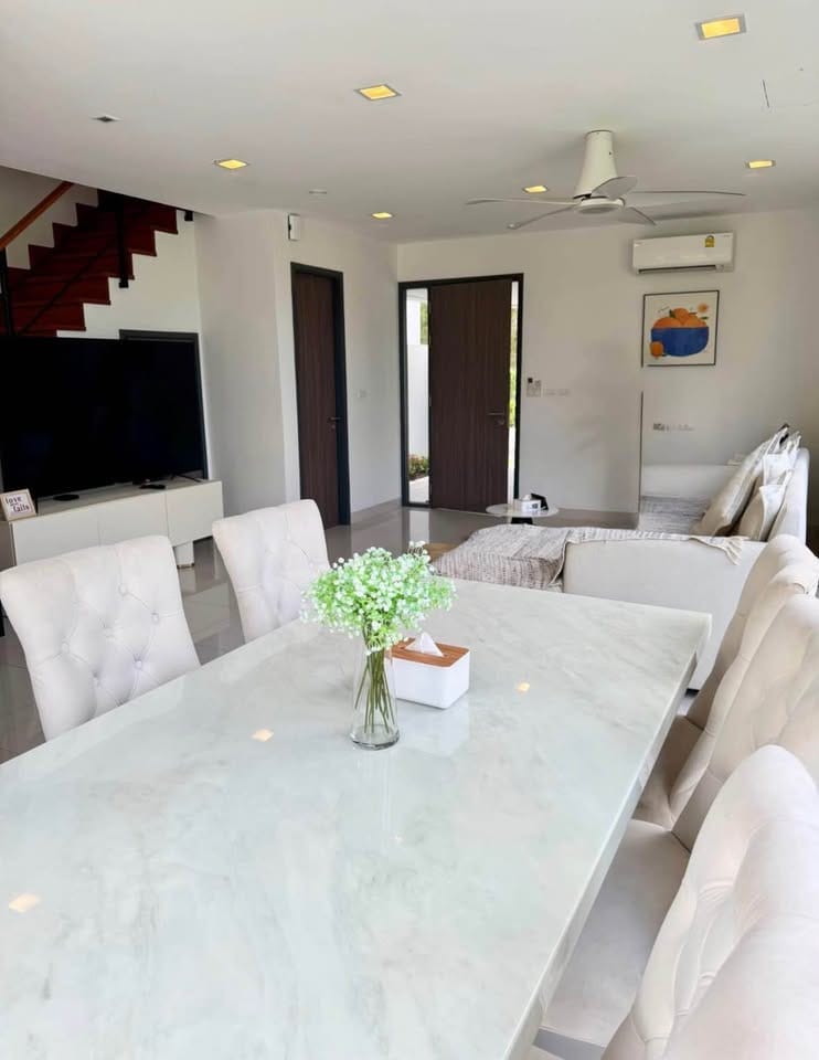 Luxury 3-Bedroom Pool Villa for Sale in Laguna 11