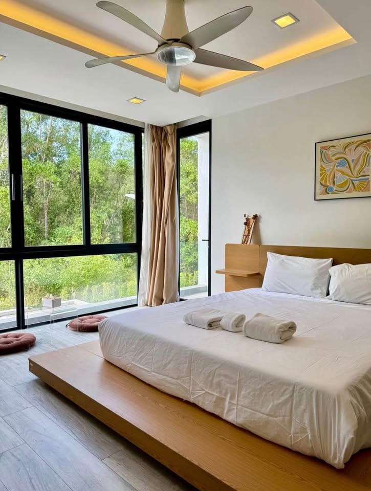 Luxury 3-Bedroom Pool Villa for Sale in Laguna 14