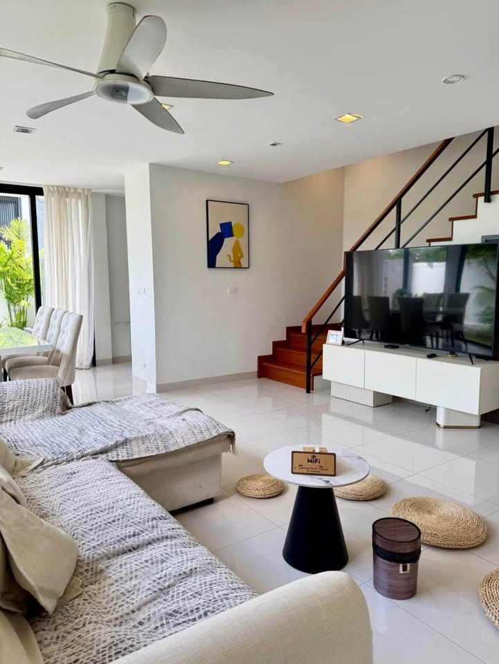 Luxury 3-Bedroom Pool Villa for Sale in Laguna 16