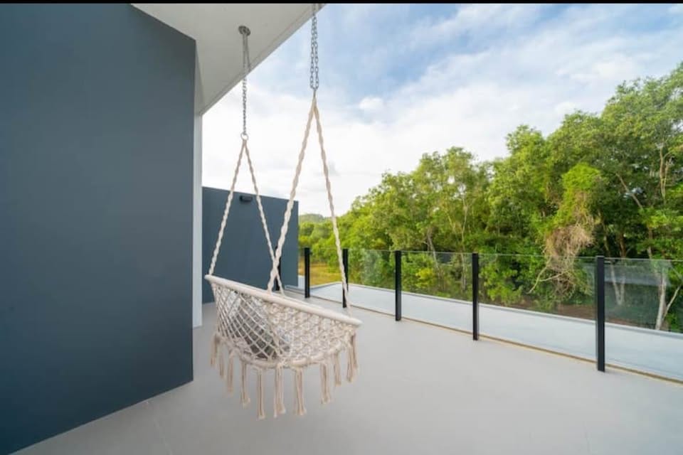 Luxury 3-Bedroom Pool Villa for Sale in Laguna 17