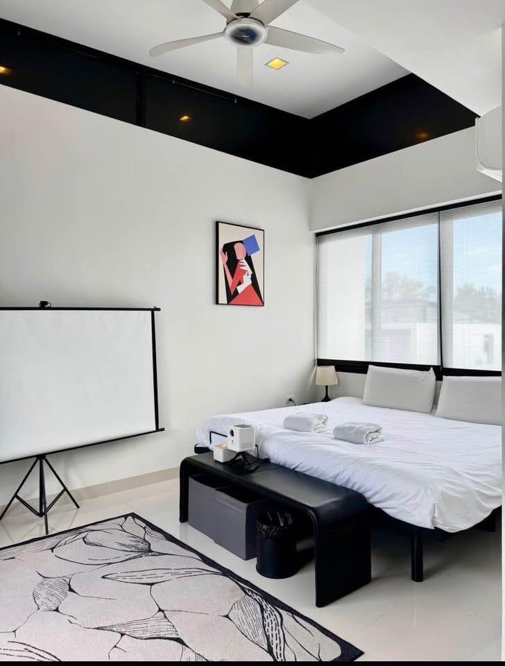 Luxury 3-Bedroom Pool Villa for Sale in Laguna 21