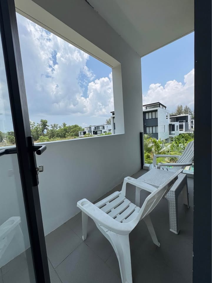 Luxury 3-Bedroom Pool Villa for Sale in Laguna 6