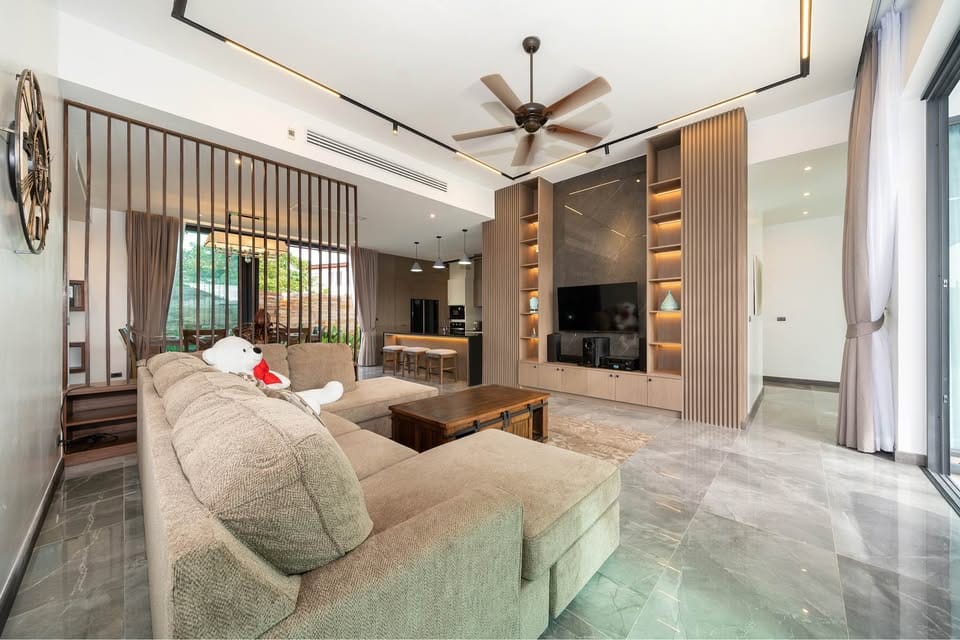 Modern 3+1 Bedroom Pool Villa near Laguna 11