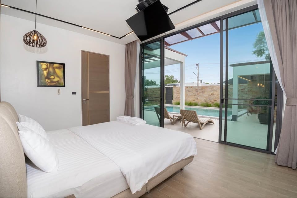 Modern 3+1 Bedroom Pool Villa near Laguna 3