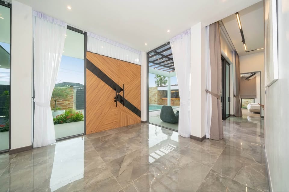 Modern 3+1 Bedroom Pool Villa near Laguna 4