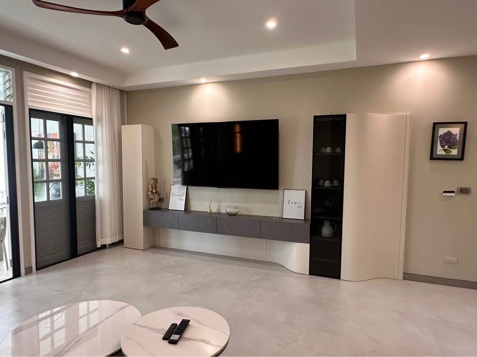 Fully Renovated 2-Bedroom Sea-View Apartment in Layan 5