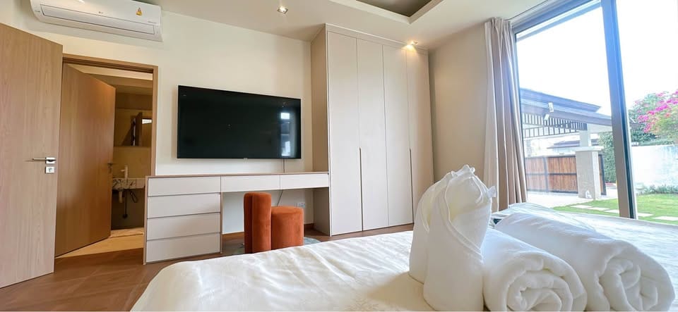 5-Bedroom Private Pool Villa in Layan 15