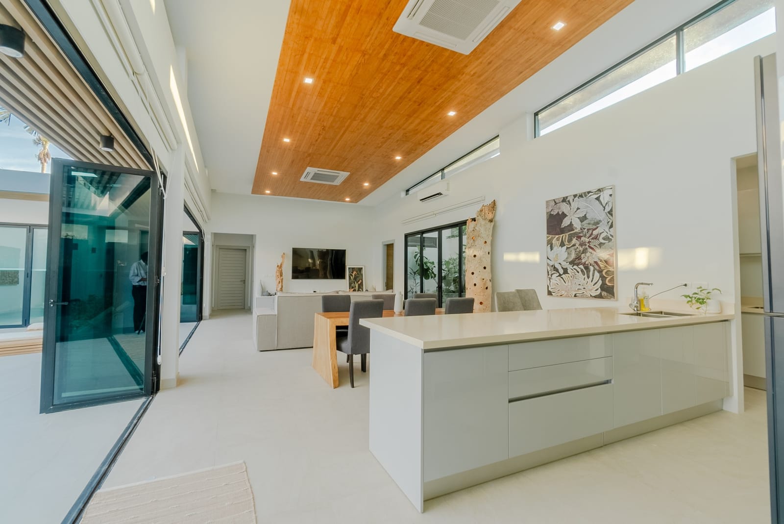 4-Bedroom Private Pool Villa with Roof Terrace in Layan 5